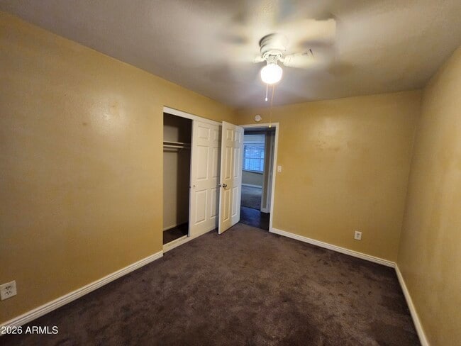 Building Photo - 5025 W Vernon Ave