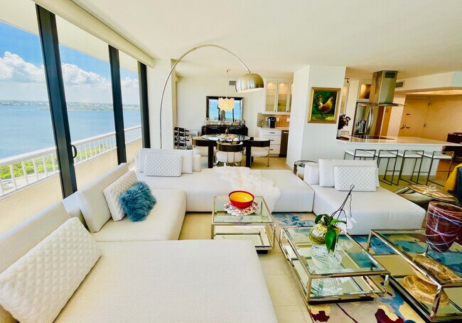 Building Photo - 5510 N Ocean Dr