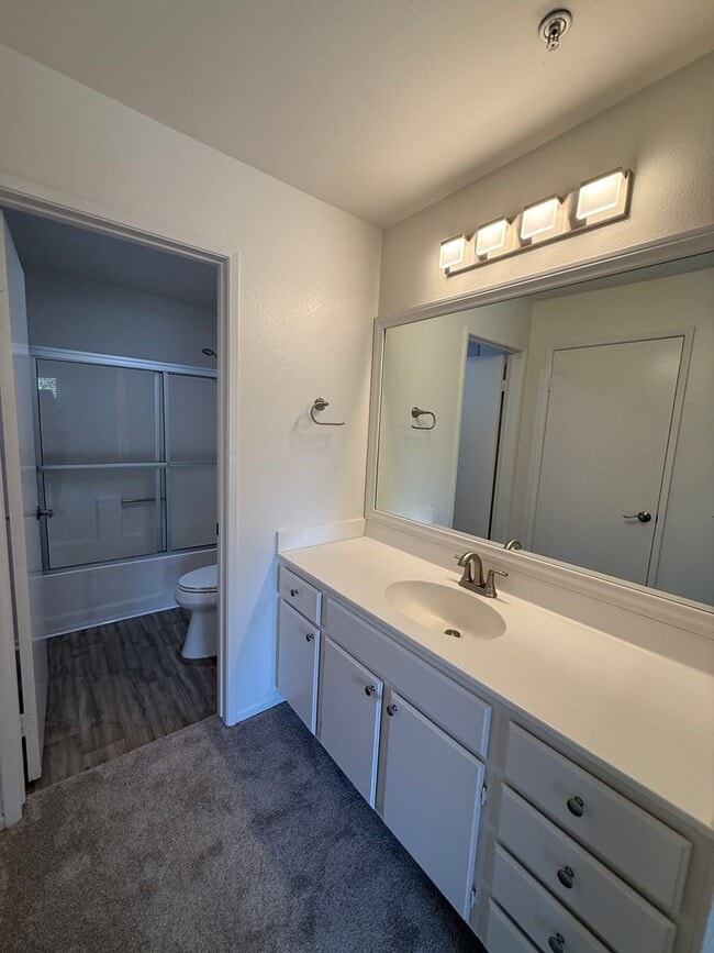 Building Photo - Terrific 2Br/2Ba Condo in gated community of Morada in Rancho Bernardo - Updated 2nd floor