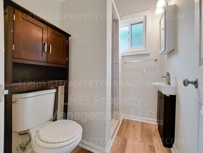 Building Photo - 221 Pope St