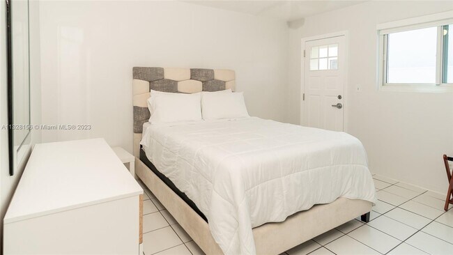 Building Photo - 1461 NW 10th St