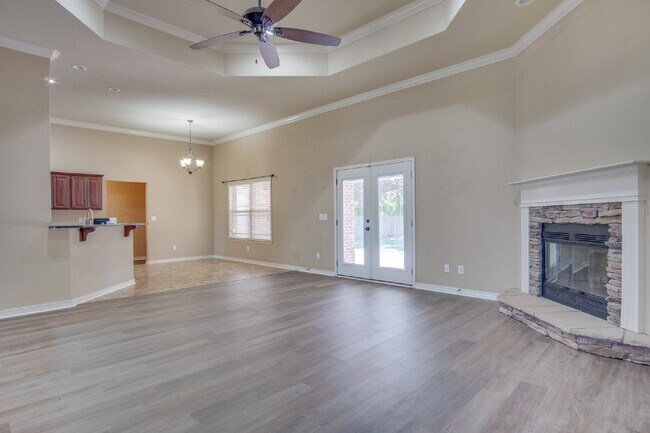 Building Photo - Twelve Oaks Plantation Home with Hardwood Floors, Fireplace & Fenced Backyard