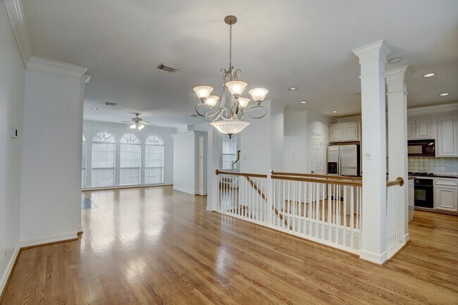 Building Photo - 2205 Commonwealth St