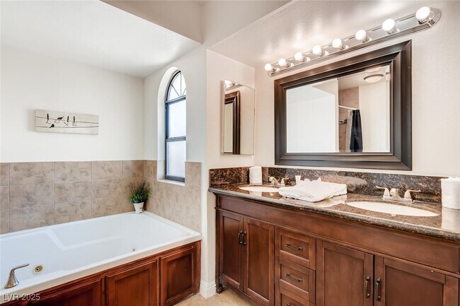 Building Photo - 8129 Spur Ct