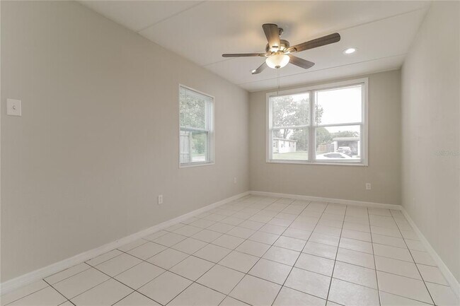 Building Photo - 560 Georgia Ave