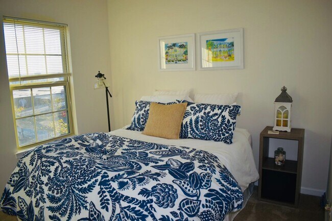 Building Photo - Beautiful Modern 3 Bedroom