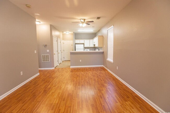 Building Photo - 1310 River Oaks Dr