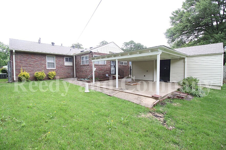 Building Photo - 1446 Russwood Rd