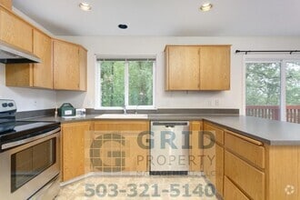 Building Photo - Spacious 4 Bedroom Home in Beaverton On Qu...