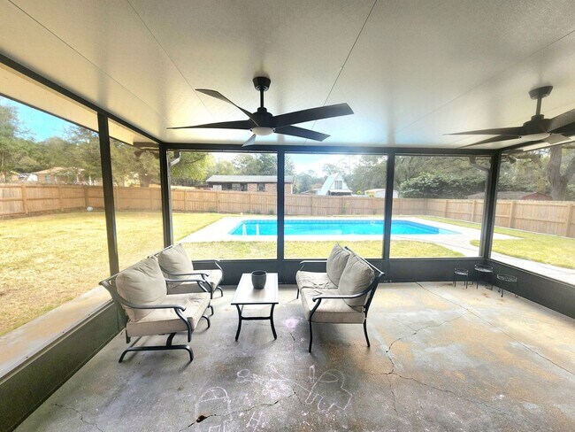 Building Photo - Charming Home with Pool & Prime Location!