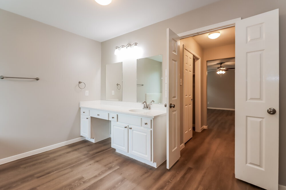 Building Photo - 2427 Ranch Hollow Ct