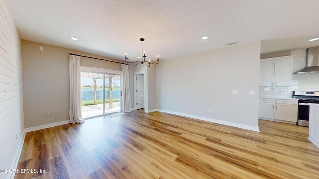 Building Photo - 257 Windermere Way