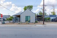 Building Photo - 1021 Nomas St
