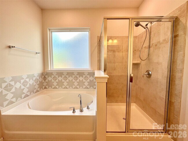 Building Photo - 1218 Clingman Dr