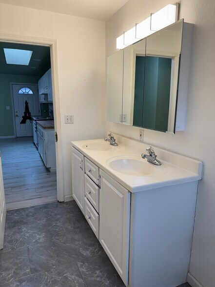 Building Photo - 852 Kellogg Ave