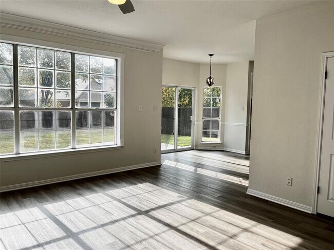 Building Photo - 16909 Dorman Dr