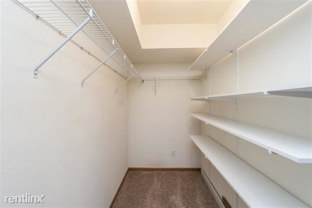 Building Photo - 2 br, 1 bath  - 4600 Grand Ave Unit 9