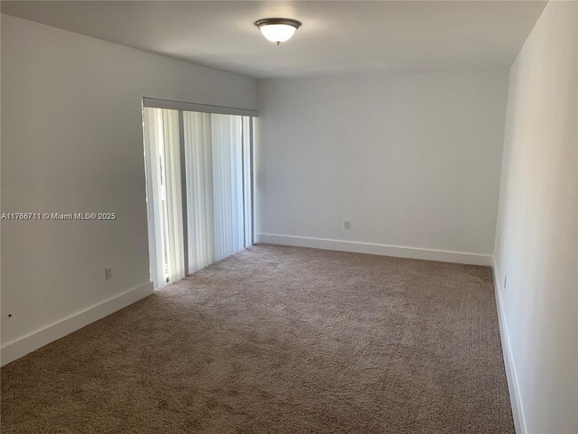 Building Photo - 5838 SW 74th Terrace