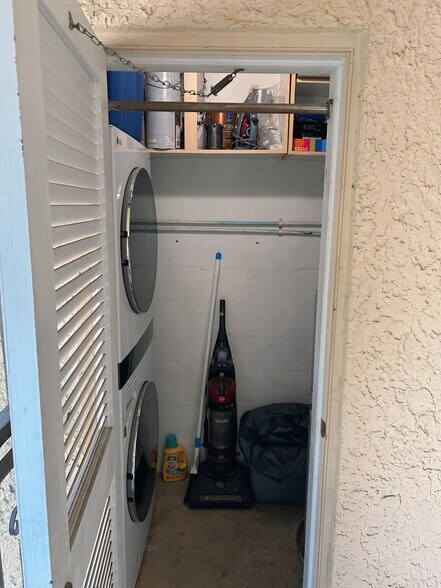 Building Photo - 5304 W Kennedy Blvd