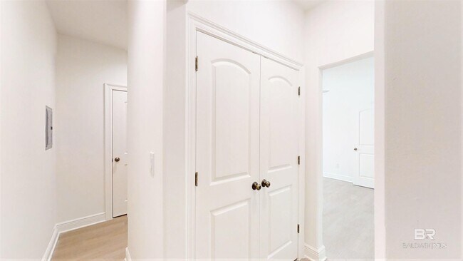 Building Photo - 2704 Bienville Ave