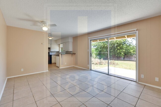 Building Photo - 8701 Clarewood Dr