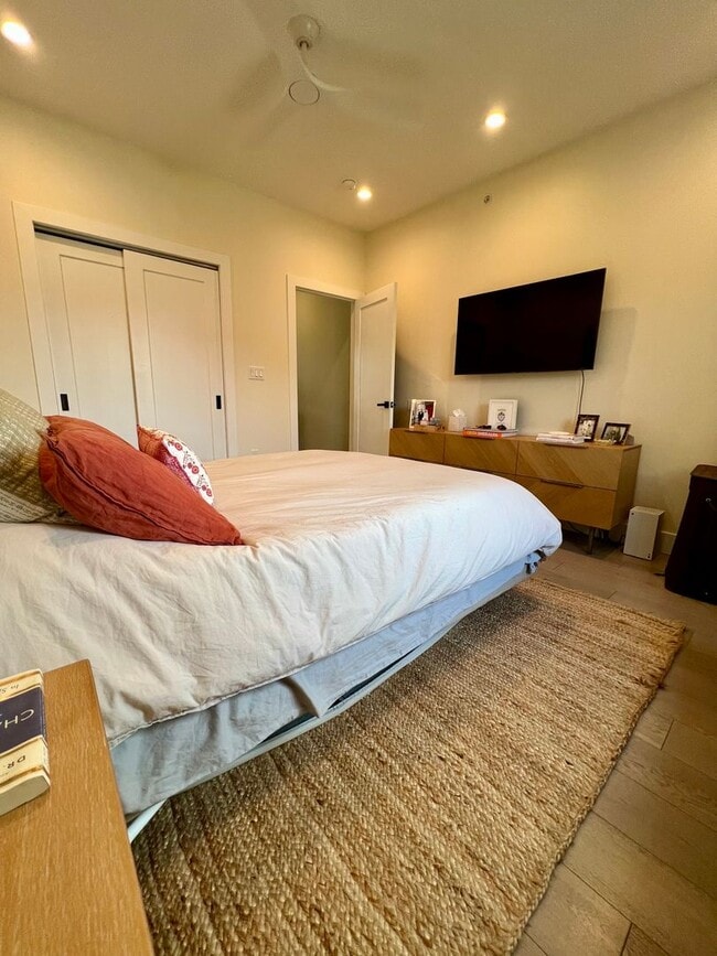 Building Photo - Gorgeous 3-Bedroom Townhome in the Heart of Northern Liberties! Available July 1st!