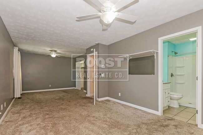 Building Photo - Three bedrooms, two bathroom single family home in Springfield.