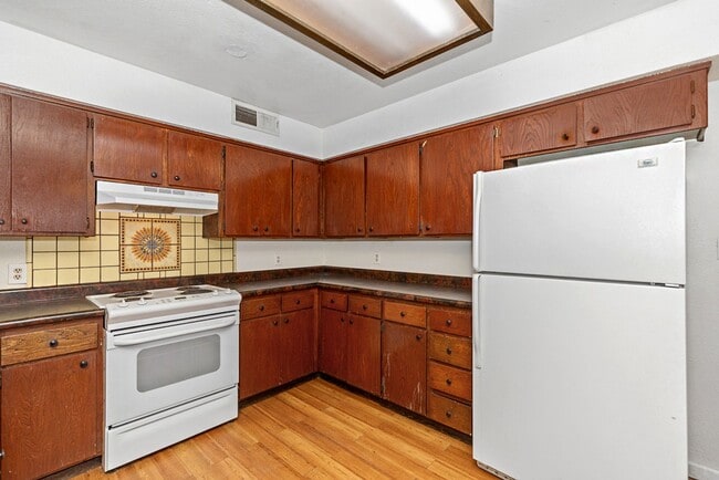 Building Photo - Rental Availalble