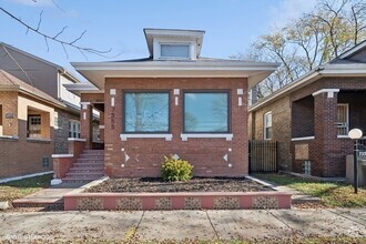 Building Photo - 7355 S Wabash Ave