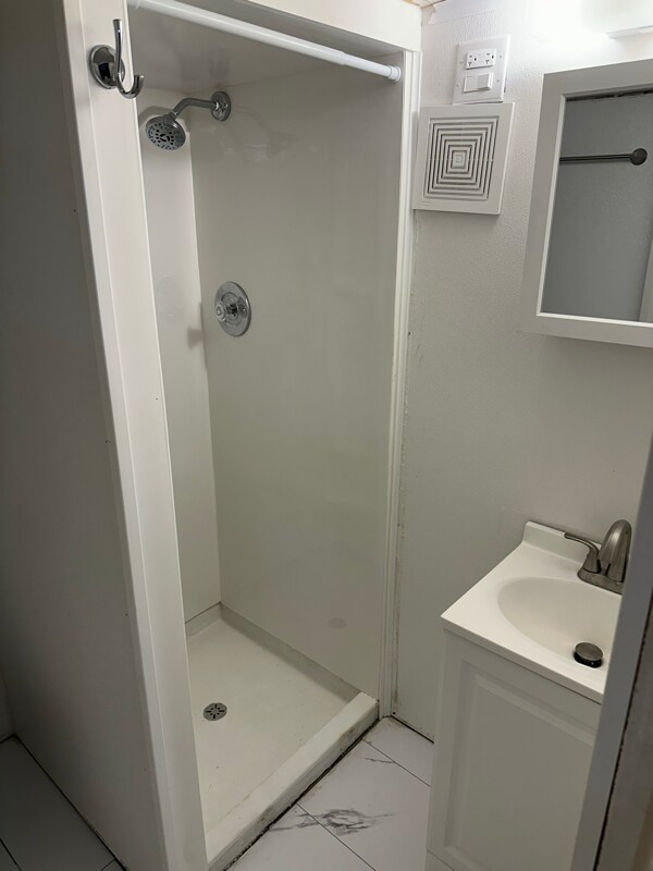 Building Photo - 1445 Lacey St