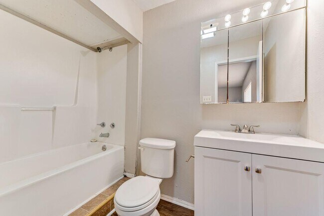 Building Photo - 4209 Martindale Dr