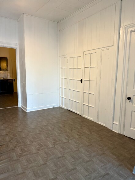 Building Photo - 2161 W Coulter St