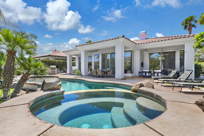 Building Photo - 267 Loch Lomond Rd