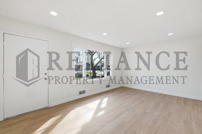 Building Photo - 6651 N Scottsville St