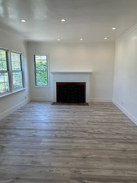 Building Photo - 8037 Campion Dr