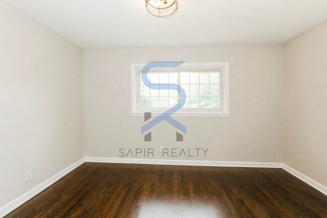 Building Photo - Collier Heights Classic – Spacious 5BR Near Downtown Atlanta