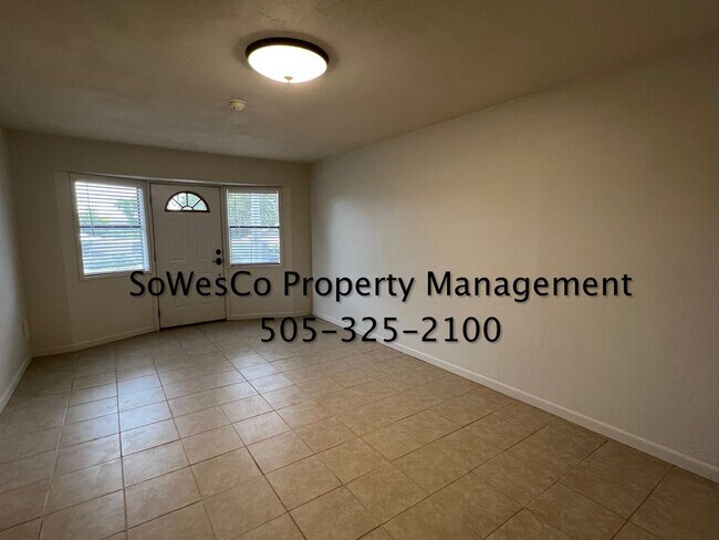Building Photo - Beautifully Remodeled Large Home in Aztec