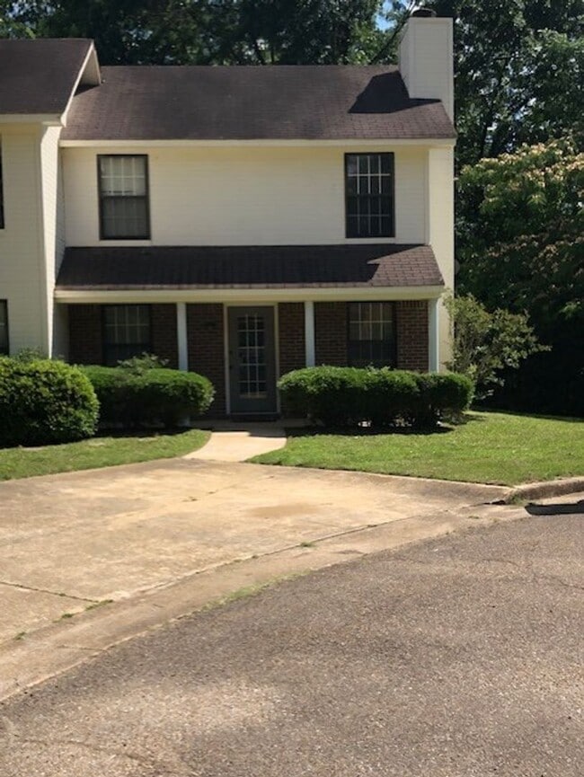 Primary Photo - 118 Briarwood Cir