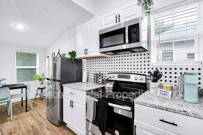 Building Photo - 226 Porter St