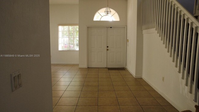 Building Photo - 1464 NE 40th Rd