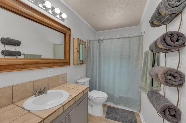 Building Photo - 928 Moccasin Trail