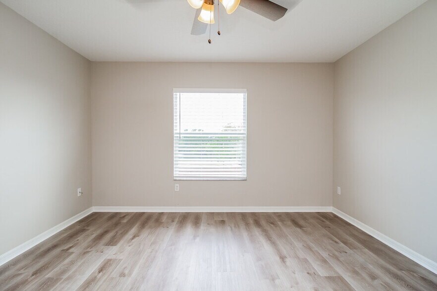 Building Photo - 15261 Harrowgate Way