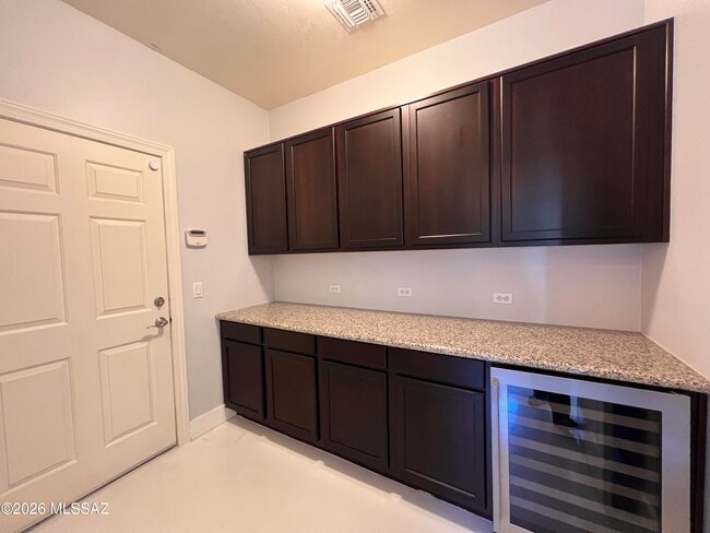Building Photo - 12252 N Wind Runner Pkwy