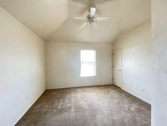 Building Photo - 1706 Tanner Cir