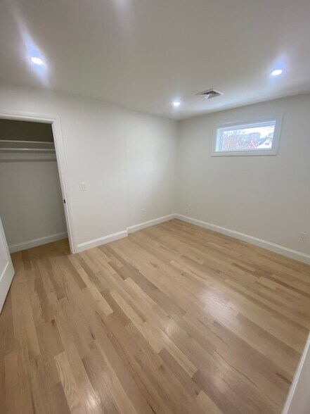 Building Photo - 55 Dustin St