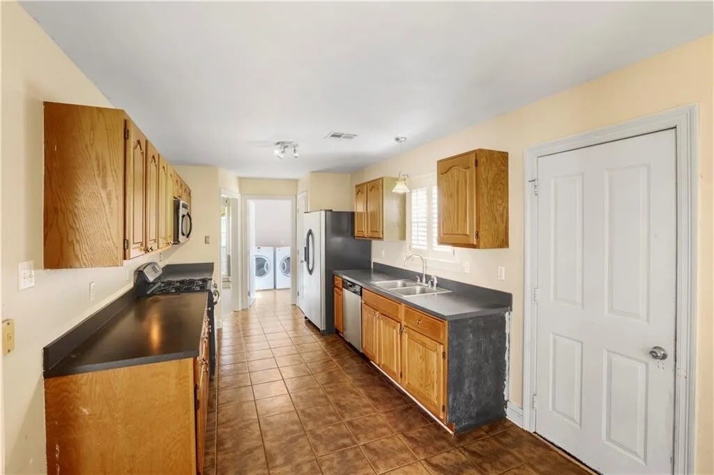 Building Photo - 122 Woodcrest Dr