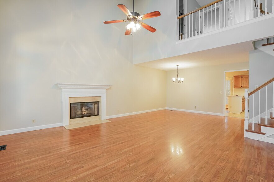 Building Photo - 1317 Ravenna Ct S