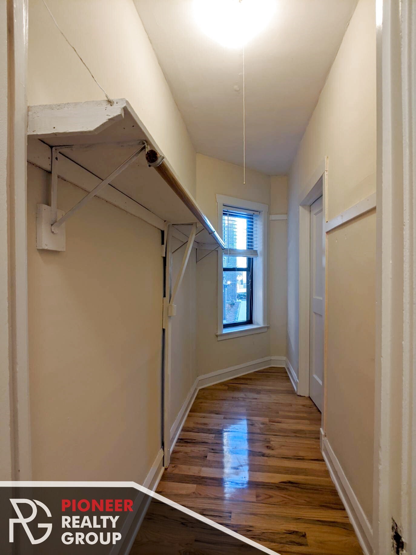 Building Photo - 736 W Addison St