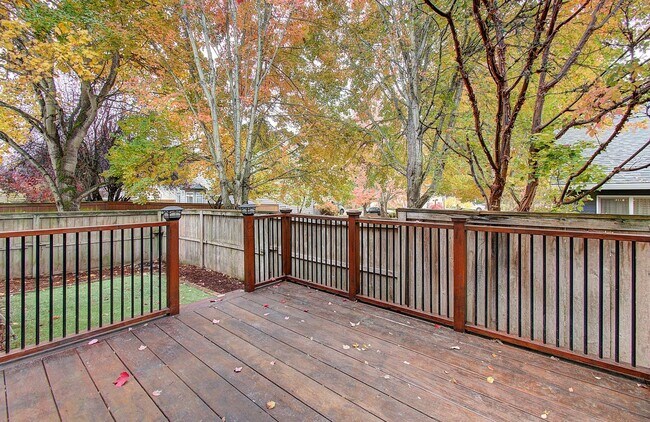 Building Photo - Salmon Creek 4 bd 2.5 ba Available Now!