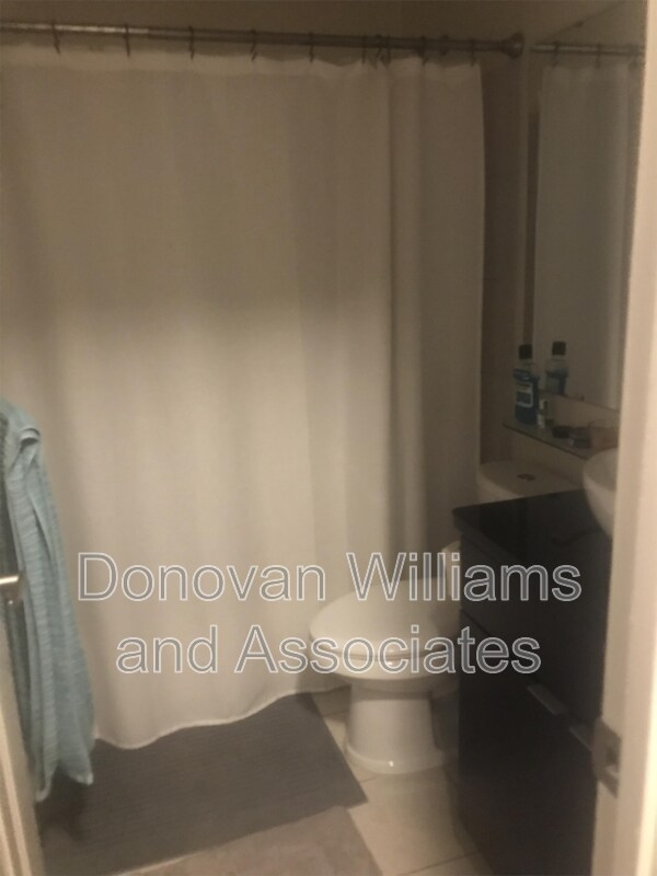 Building Photo - 3-53C S Graham St